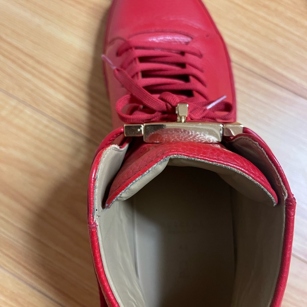 Shoes size 43